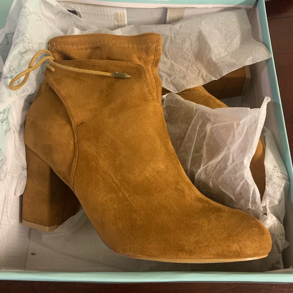 - New Women’s Suade ankle bootie